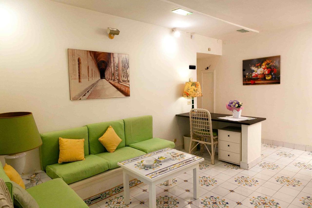 Casa Vacanze Belledonne Apartamento Nápoles Exterior foto